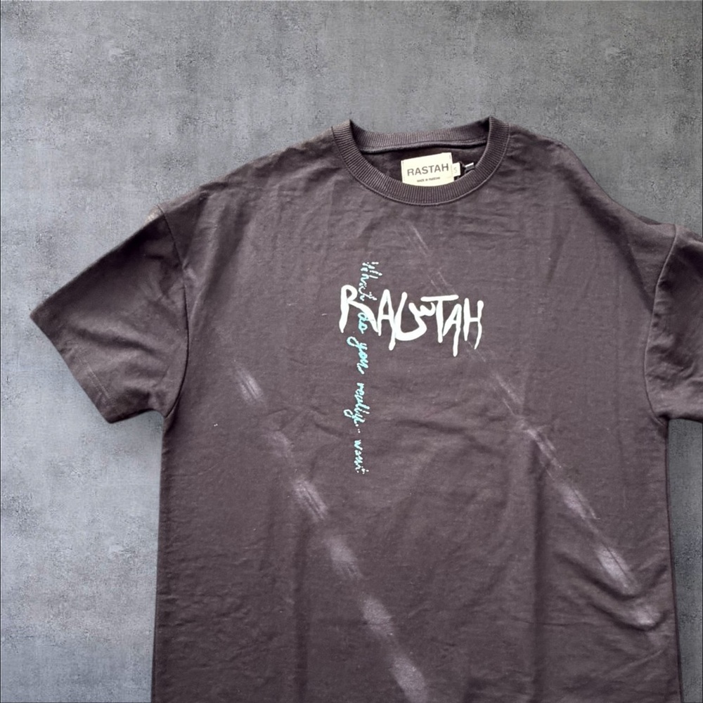 Rastah Men's Black Graphic T-Shirt size Small